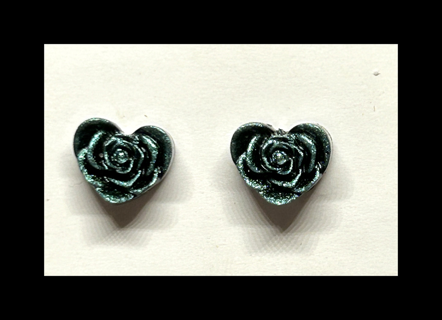 Heart stud earrings