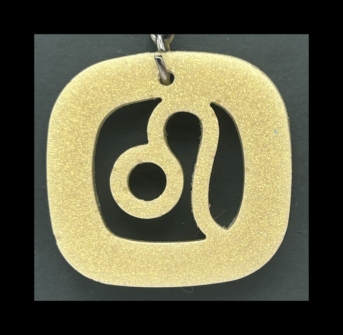 Sparkling pearls resin zodiac keychains