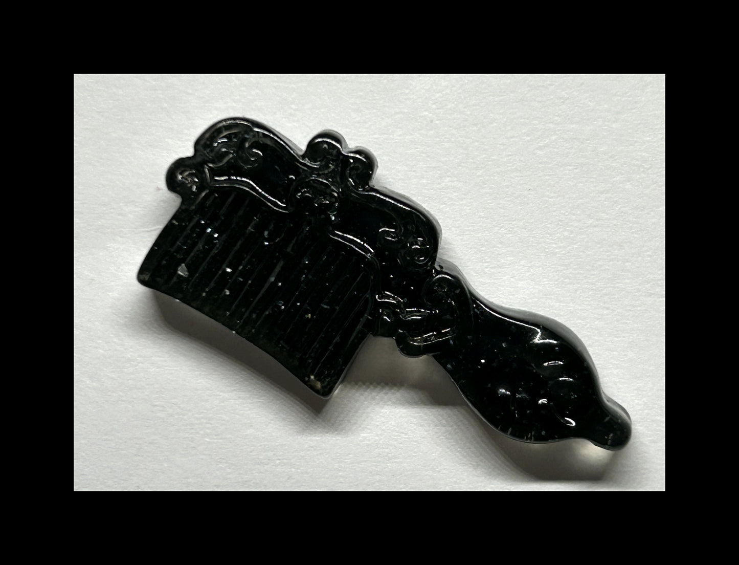 Fashion accessories pins