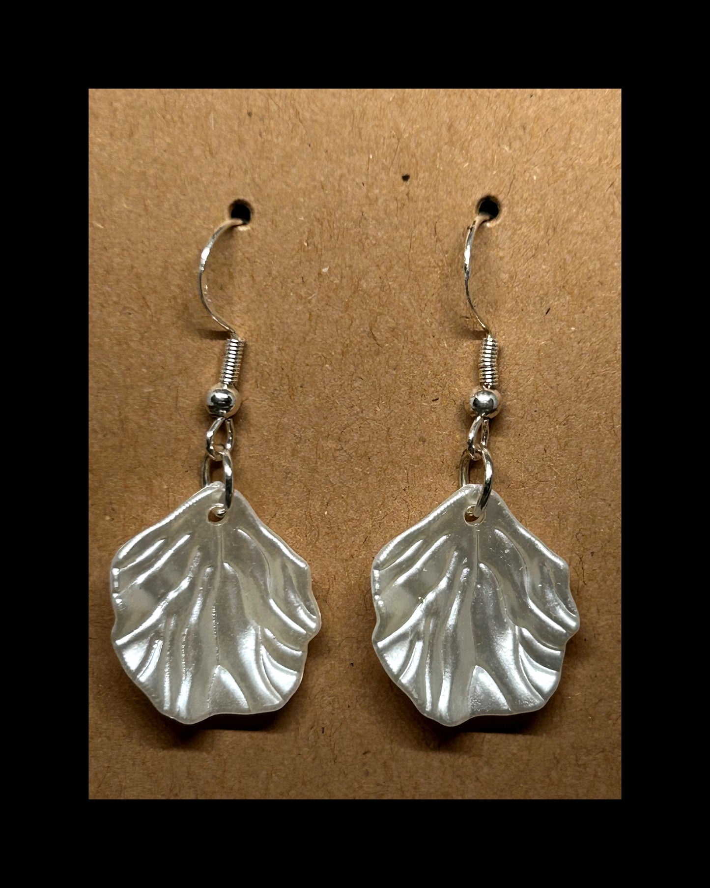 Leaf dangle earrings