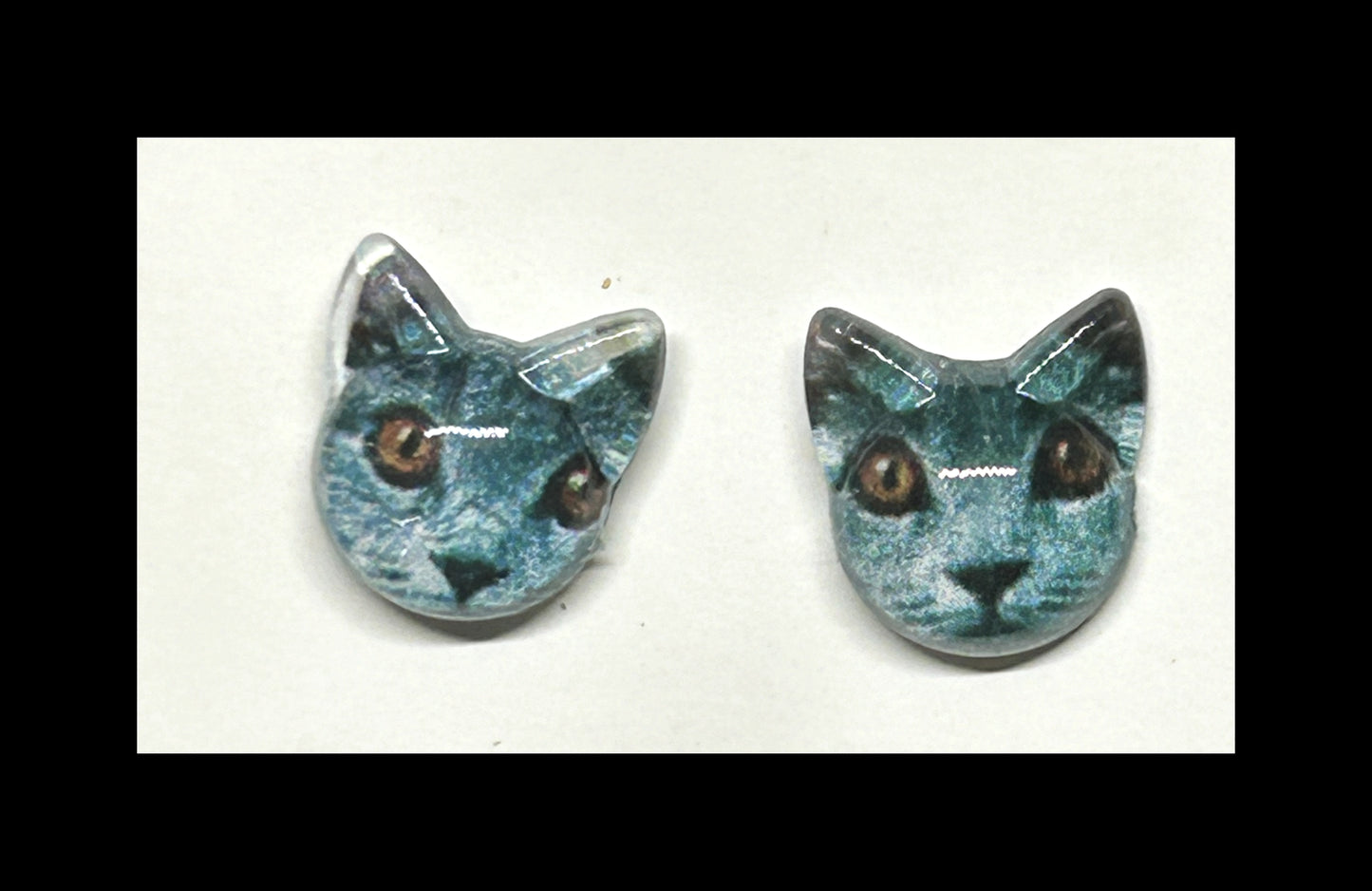 Cat stud earrings