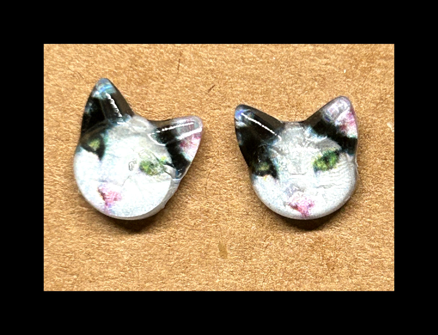 Cat stud earrings