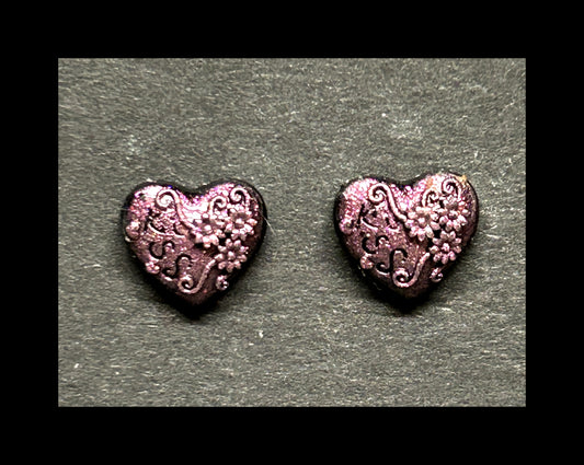 Heart stud earrings